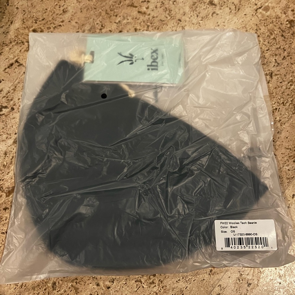 Ibex Woolies Tech Beanie Black / NEW